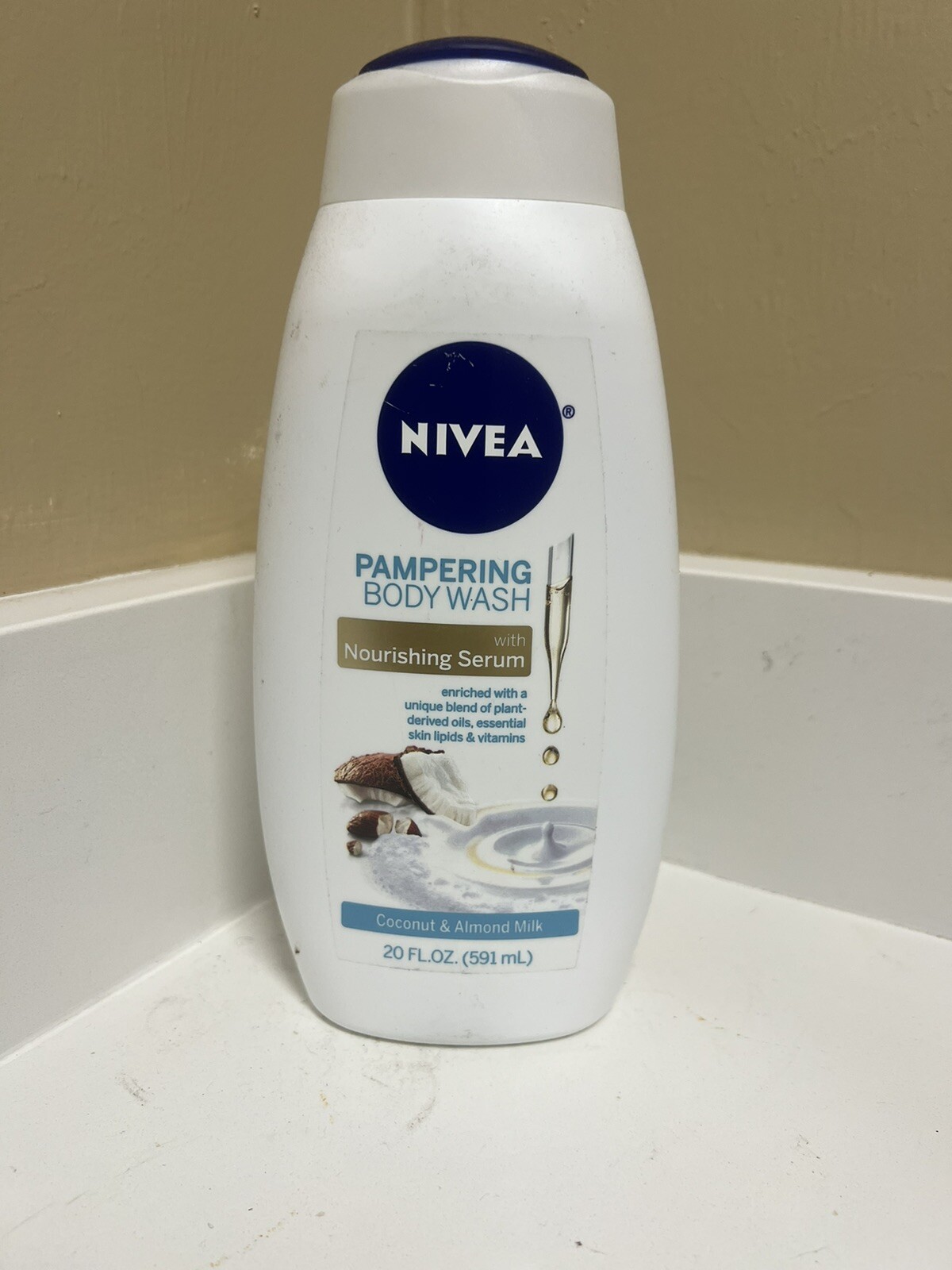 New Nivea Pampering Cocoa And Shea Butter 20oz Body Wash With Almond And Coconut