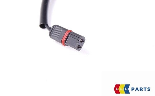 MINI NEW GENUINE R55 R56 R57 R60 FRONT WINDSHIELD WATER NOZZLE SPRAY RIGHT O/S - Picture 3 of 3