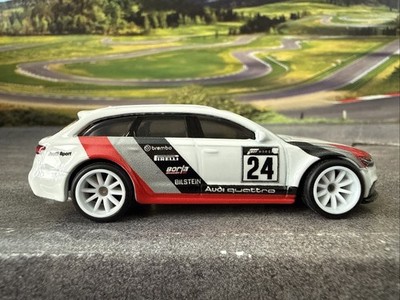 Hot Wheels Forza 2017 AUDI RS 6 AVANT PREMIUM  w/REAL RIDERS CARD