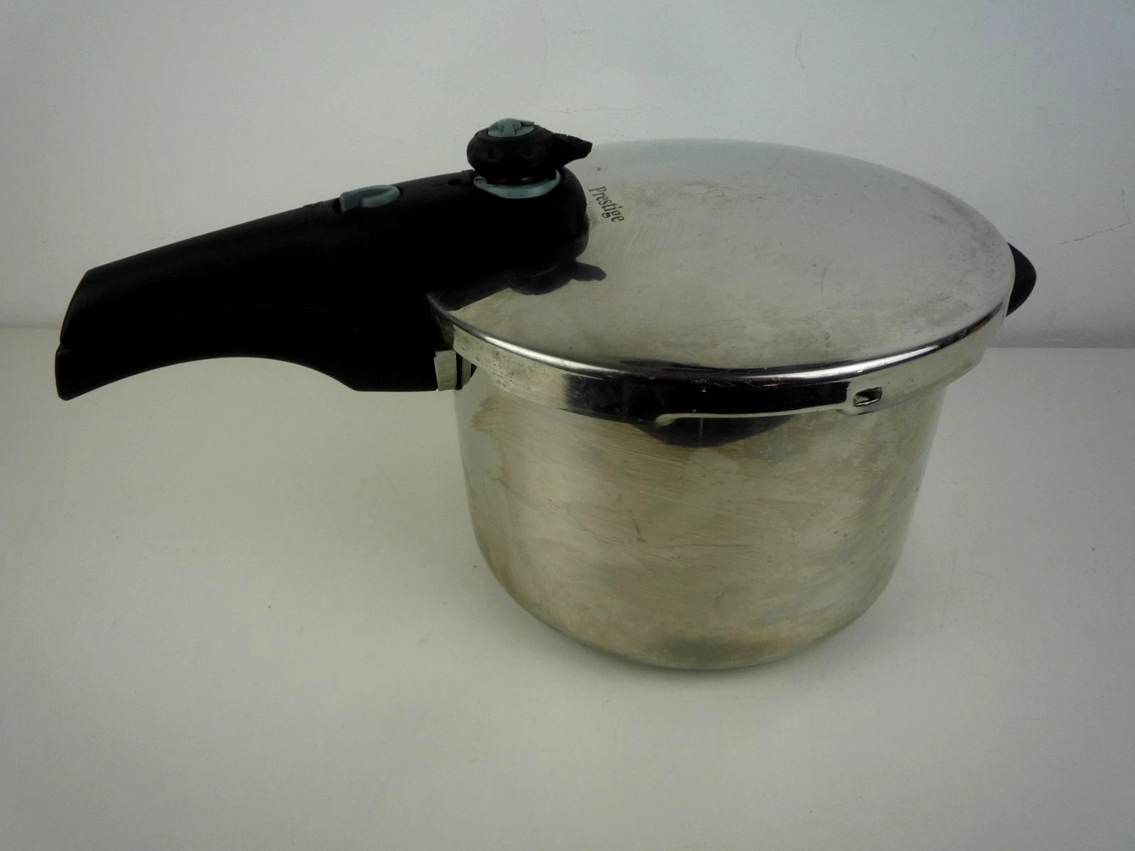 VINTAGE PRESTIGE SMARTPLUS 6 LITRE PRESSURE COOKER GOOD SEAL