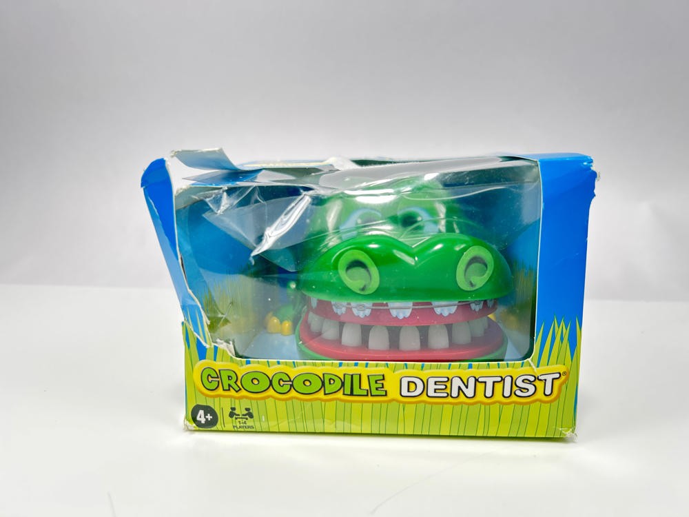 Crocodile Dentist von Winning Moves Games USA, BOX BESCHÄDIGT