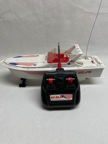 Radio Control Twinn Prop Offshore Boat - Picture 4 of 5