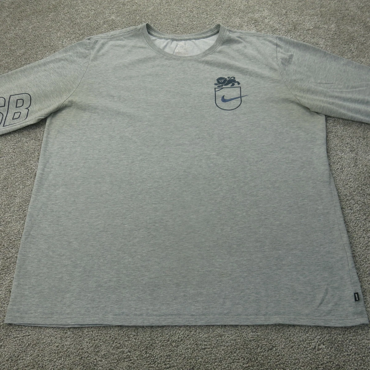 Nike SB Shirt Mens X Large Gray Short Sleeve Swoosh Logo Outdoors Crew Neck Tee