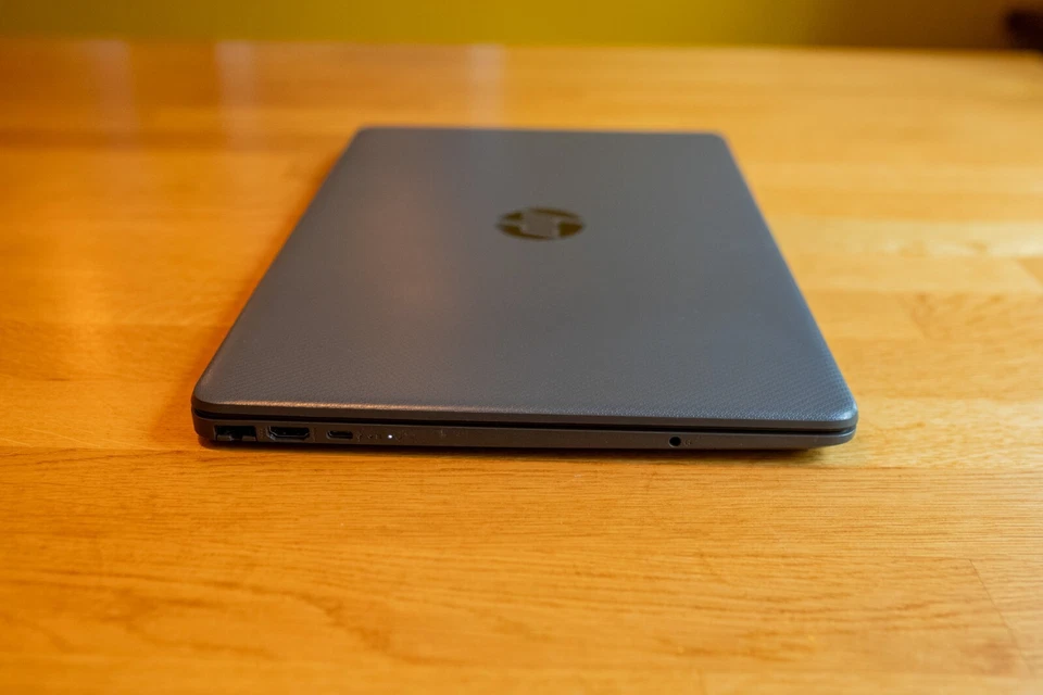 HP 250 G8 15.6"Laptop 10th Gen Intel i5-1035G1 8GB RAM, 256GB NVMe SSD WIN 11 - Image 4 of 4