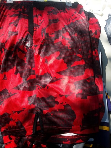 BLACK CAMO MENS SHORTS SIZE 