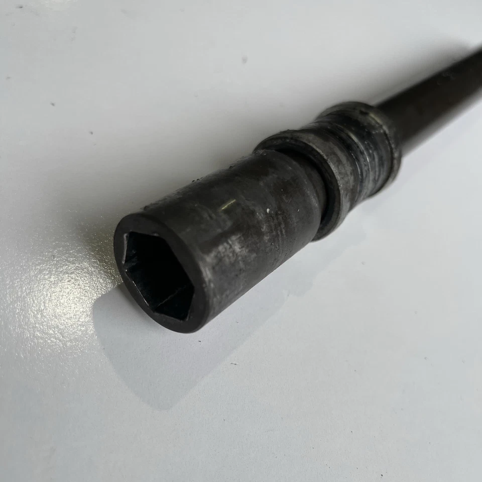 Yamaha FZ6N FZ6 2005 передняя ось шпиндель болт оси 4XV-25181-10-00 - Изображение 3 из 4