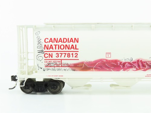 HO Pacific Western H1111 CN Canadian National 4-Bay Hopper #377812 w/ Graffiti - Picture 2 of 13