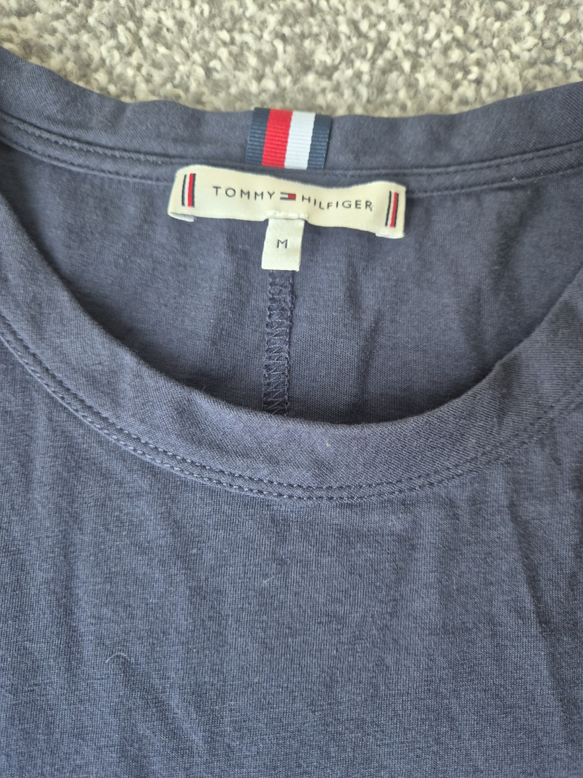 Tommy Hilfiger Essential Monogram T-Shirt - Navy Blue Medium Great Condition image 3