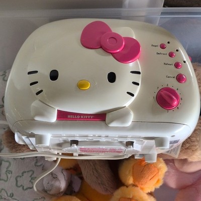Hello Kitty KT5211 2-Slice Wide Slot Bagel Toaster White Pink Removable Tray