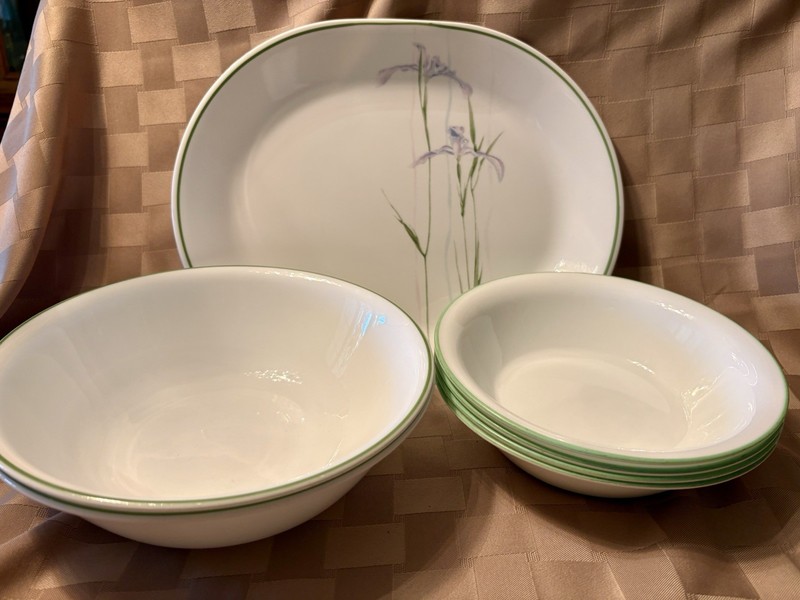 Corelle Shadow Iris Lot     4 Salad Bowls, 2 Serving Bowls, 1 Oval platter