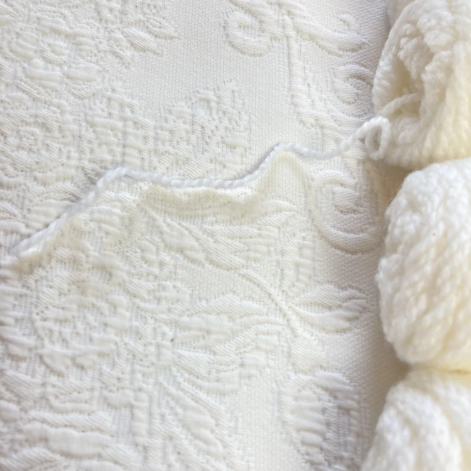 Vintage Columbia Minerva Sports Yarn White Sayelle Nantuk Lot Acrylic USA 5300 - Image 2 of 4