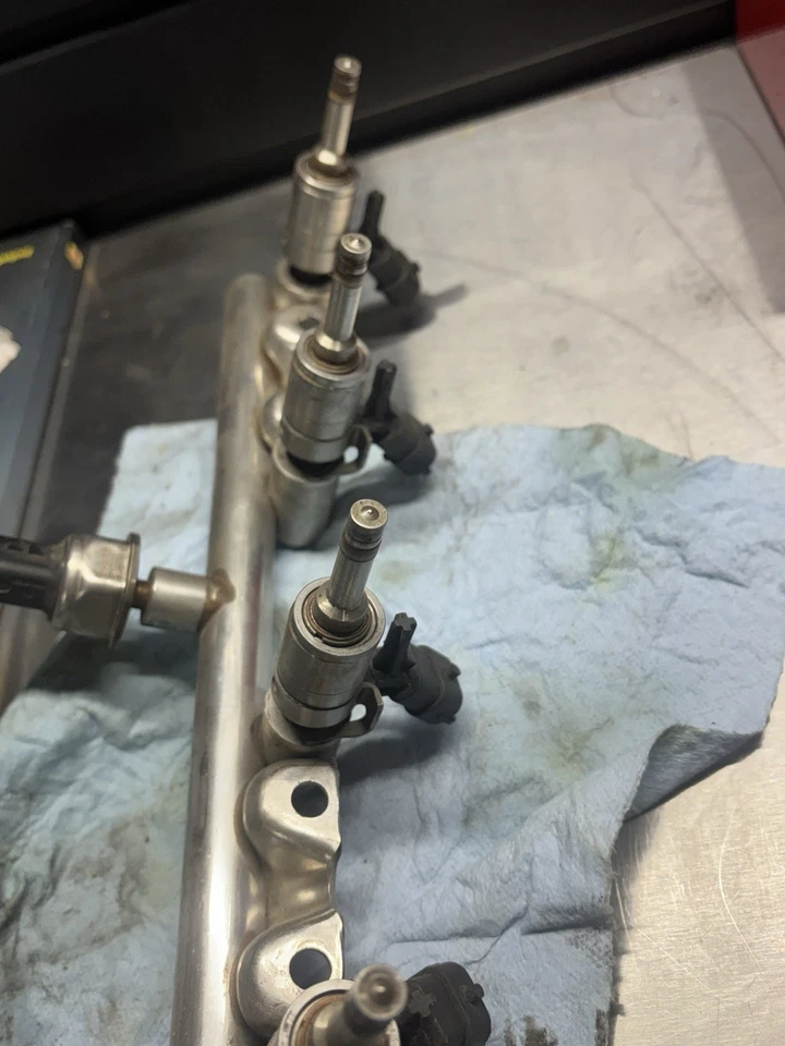 07-16 Mini Cooper S 原始设备制造商 JCW 燃油导轨和喷射器 — 第 3/4 张图片