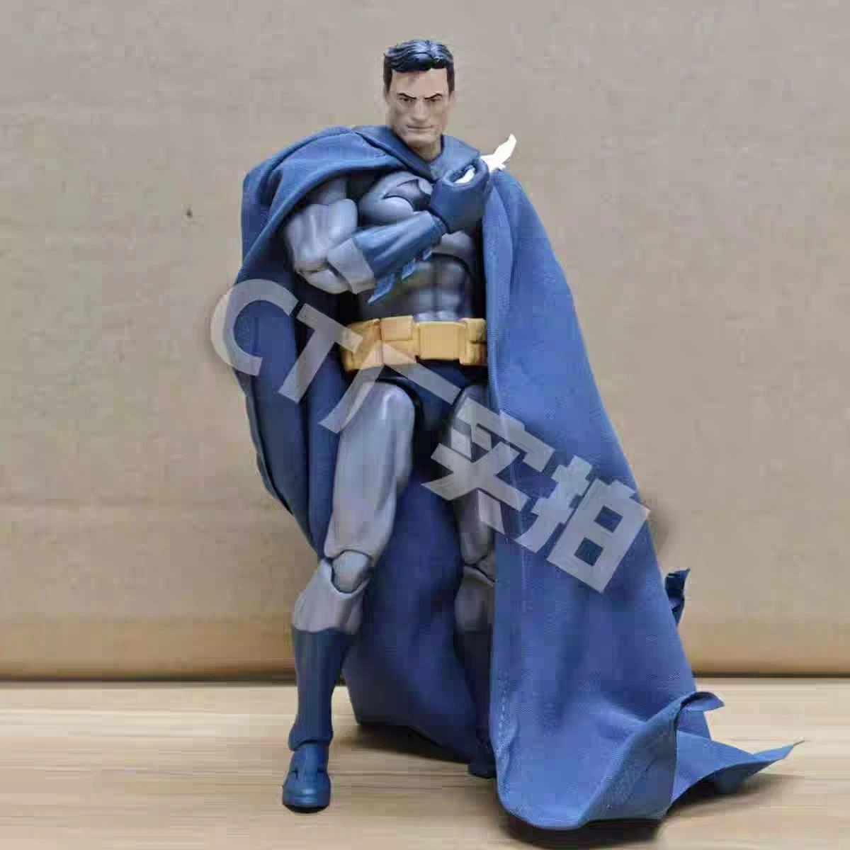 In Stock CT Toys MAFEX No.105 Hush Batman Blue Ver. Action Figure New iN Boxed - product detail image 6