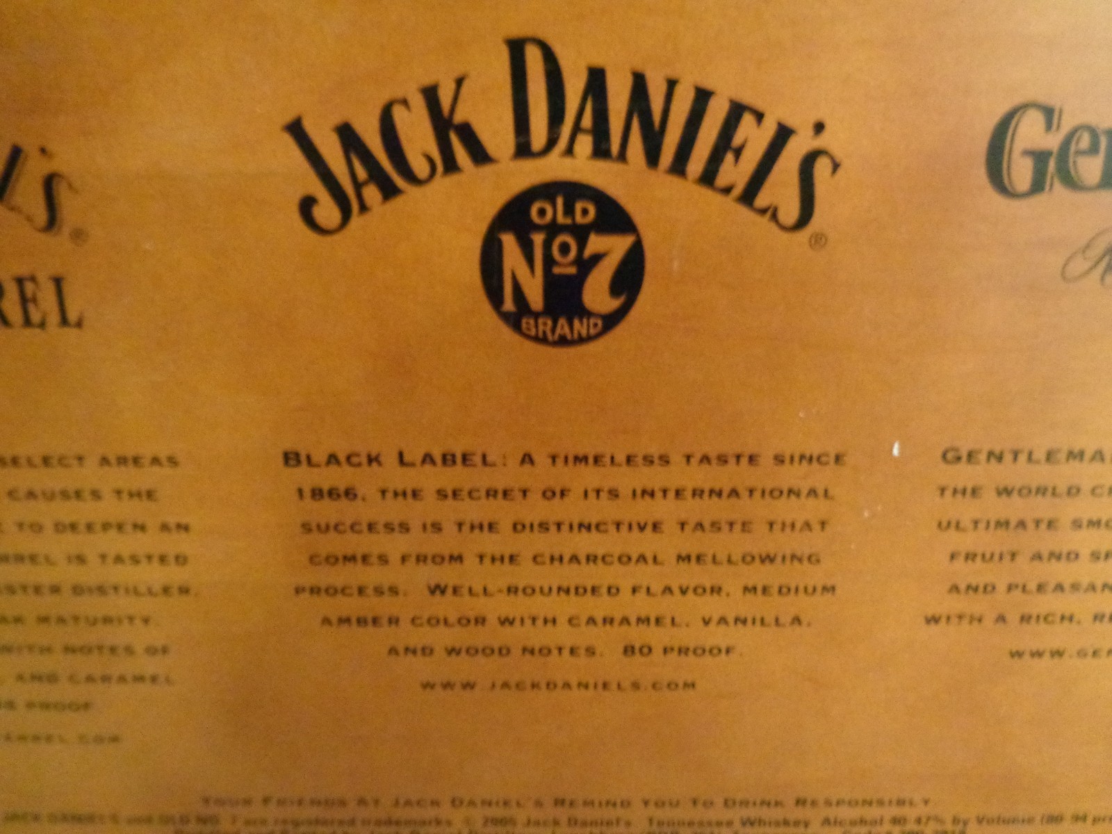 Jack Daniels Family of Fine Whiskeys Wooden 3 Bottle Display Case 12"