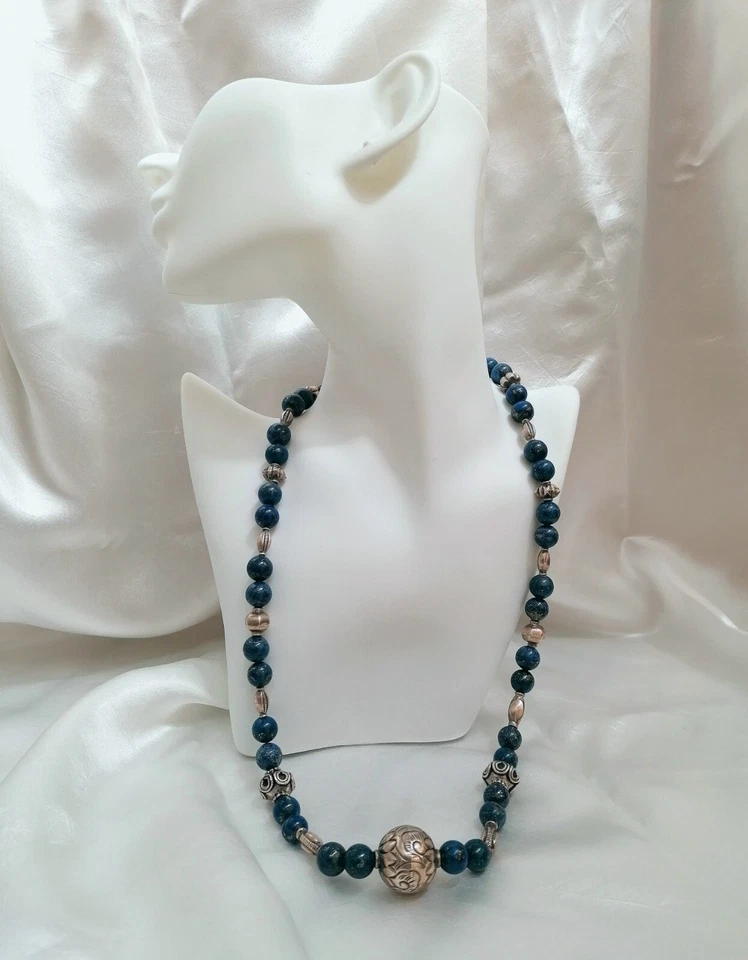 ANTICA BELLISSIMA COLLANA ETNICA IN AUTENTICO LAPISLAZZULO E ARGENTO. - Immagine 2 di 4