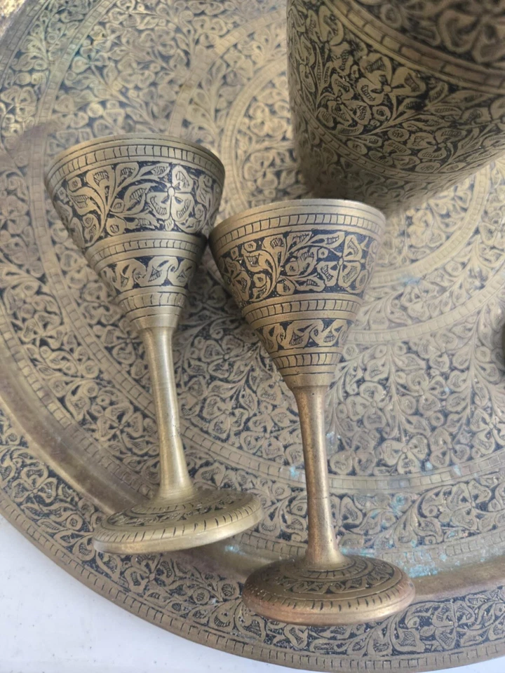 Juego de 8 cocteleras francesas marroquí vintage de latón y plata cepillada de 1900 Foto 3 de 4