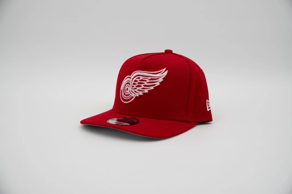 Auténtico New Era NHL Detroit Red Wings 9FIFTY Snap-Back New Era Gorra Sombrero Rojo NUEVO Foto 2 de 2