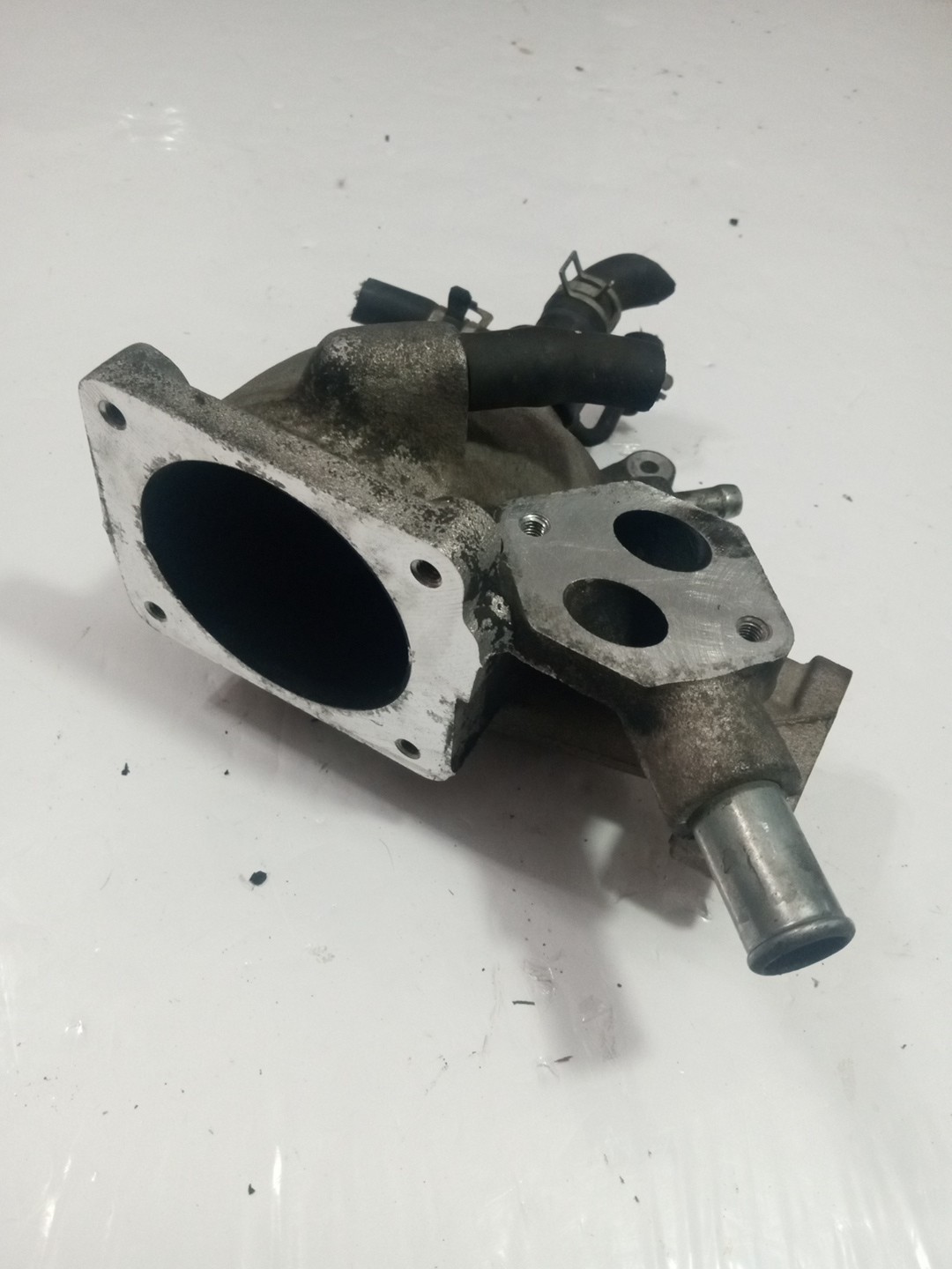 XL3E-9P697-AA Ford  Throttle Body Spacer Elbow Assembly 