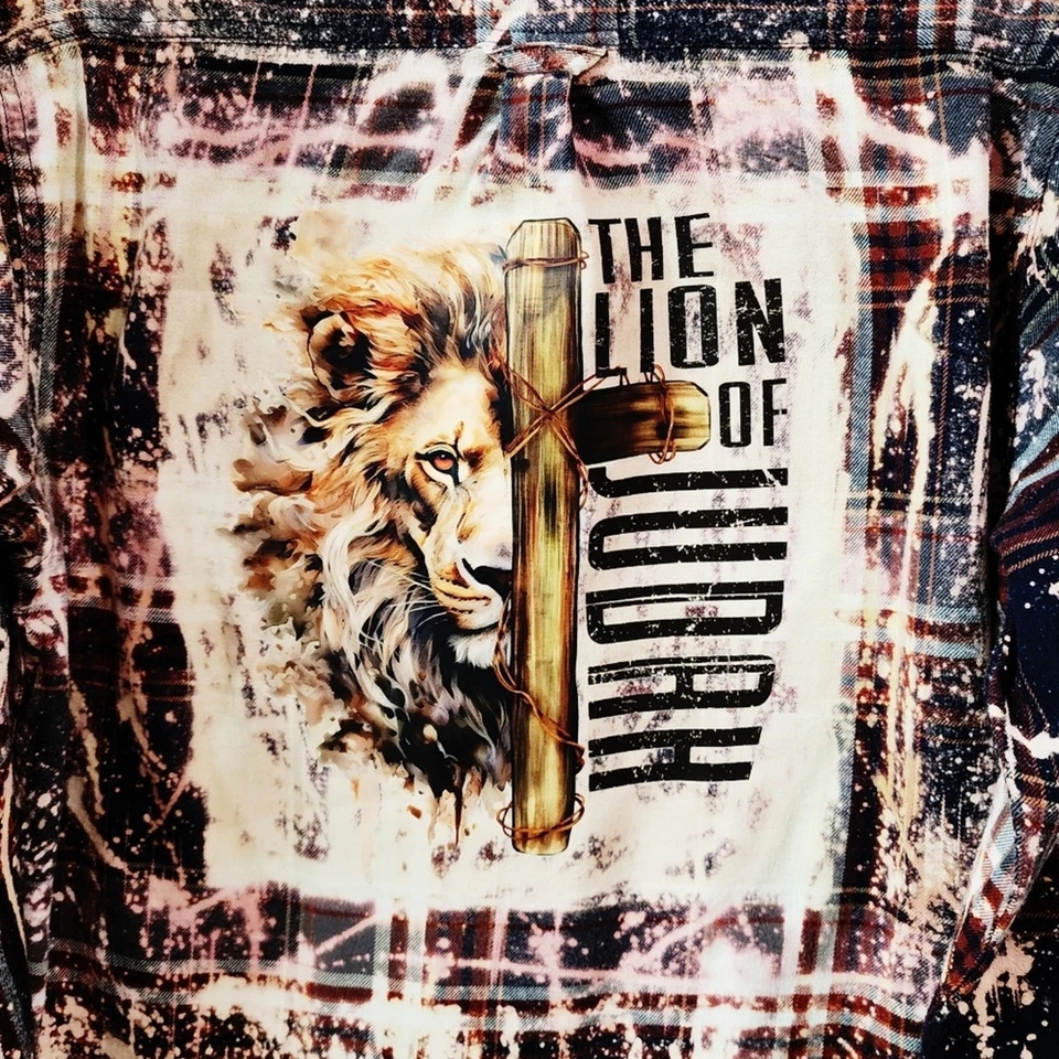 Camisa Manga Larga Franela Escocesa Reciclada Cristiana Personalizada Cruz León de Judá Foto 2 de 4