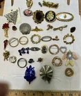 Vintage Costume Fashion Jewelry Brooch Pin Lot of 37