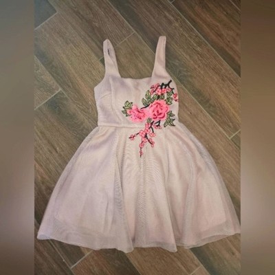 Sequin Hearts   Beautiful Blush Pink Dress Sz 3 Embroidered Floral RETRO