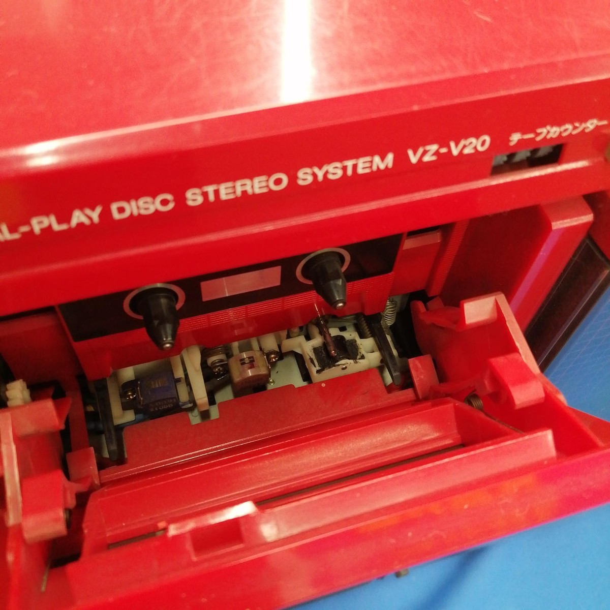 Sharp VZ-V20 Red Both Sides Play Record Cassette Radio Boombox