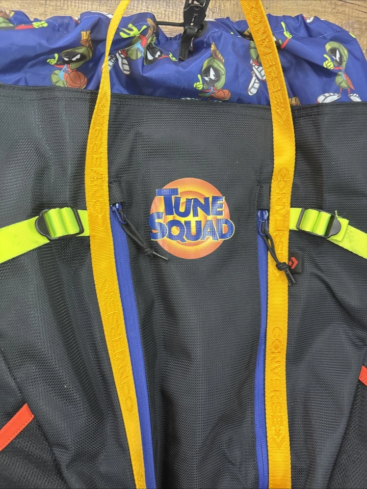 MOCHILA CONVERSE X SPACE JAM A NEW LEGACY - Edición Limitada Foto 2 de 4