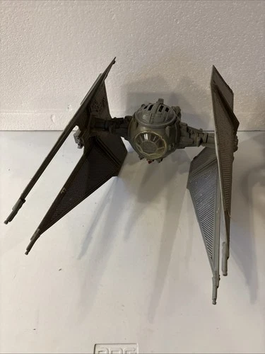 ORIGINAL KENNER STAR WARS 1983 RETURN OF JEDI TIE INTERCEPTOR COMPLETE UNTESTED