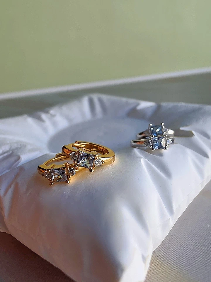 Pendientes Aguamarina Oro 18k y 925 Plata Delicados Huggies Regalos de Cumpleaños Mujer Foto 3 de 4