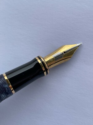 PARKER DUOFOLD FOUNTAIN PEN BLUE MARBLE GOLD NIB 18K 750