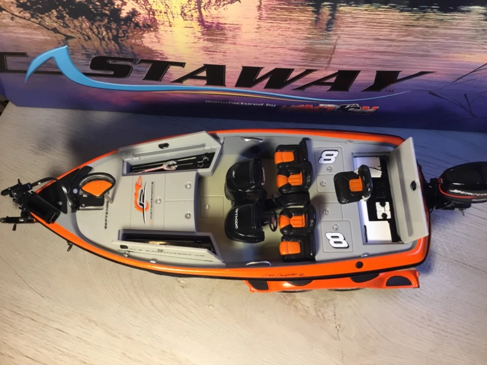 XRARE 1:24 Dale Earnhardt Jr #8 LOONEY TUNES 2003 CASTAWAY NITRO BOAT & TRAILER - Image 2 of 4