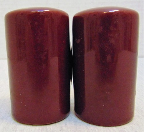 Vintage Collectible Silver Dollar City Ceramic Salt and Pepper Shakers - Picture 3 of 5