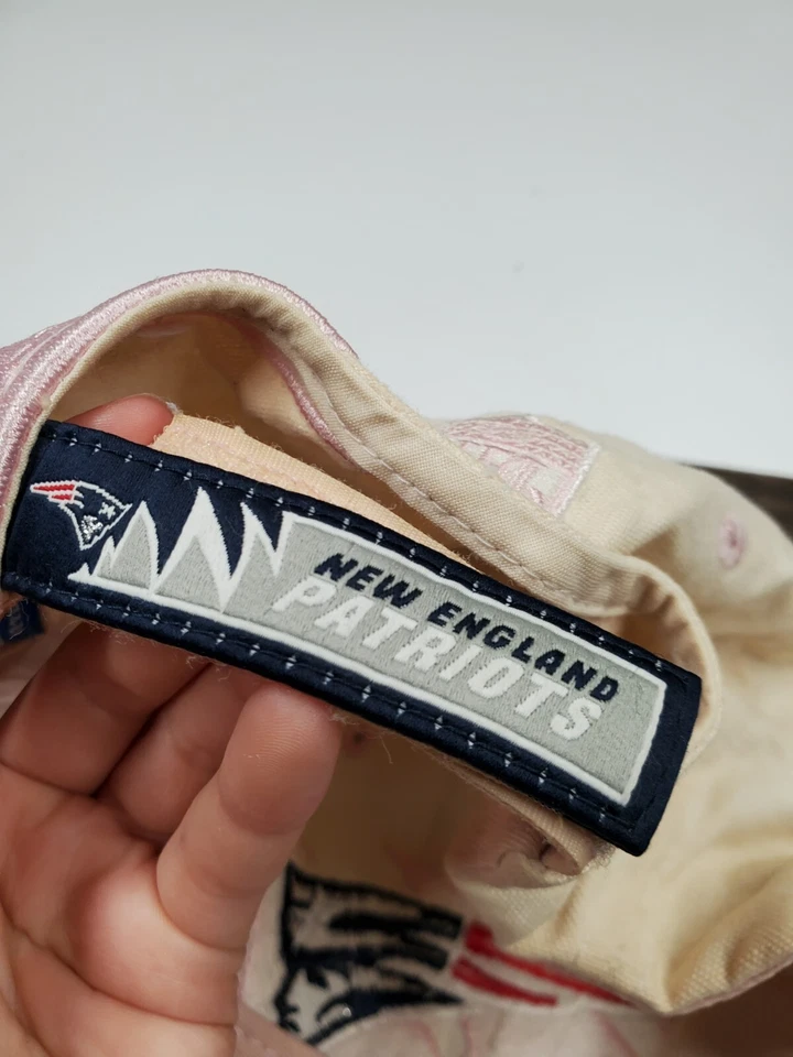 DE COLECCIÓN Reebok Rosa Diente de Tiburón Patriots Sombrero Gorra Correa Trasera Fútbol NFL Foto 4 de 4