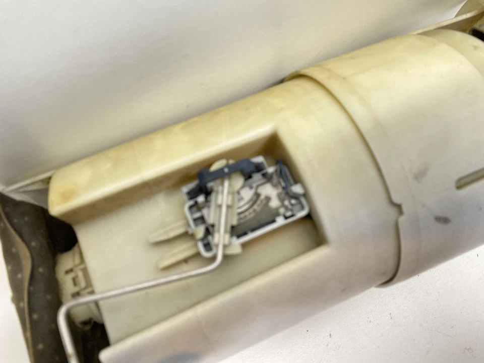 Dodge Intrepid 1998-1999 conjunto de bomba de combustible OEM, Foto 3 de 4