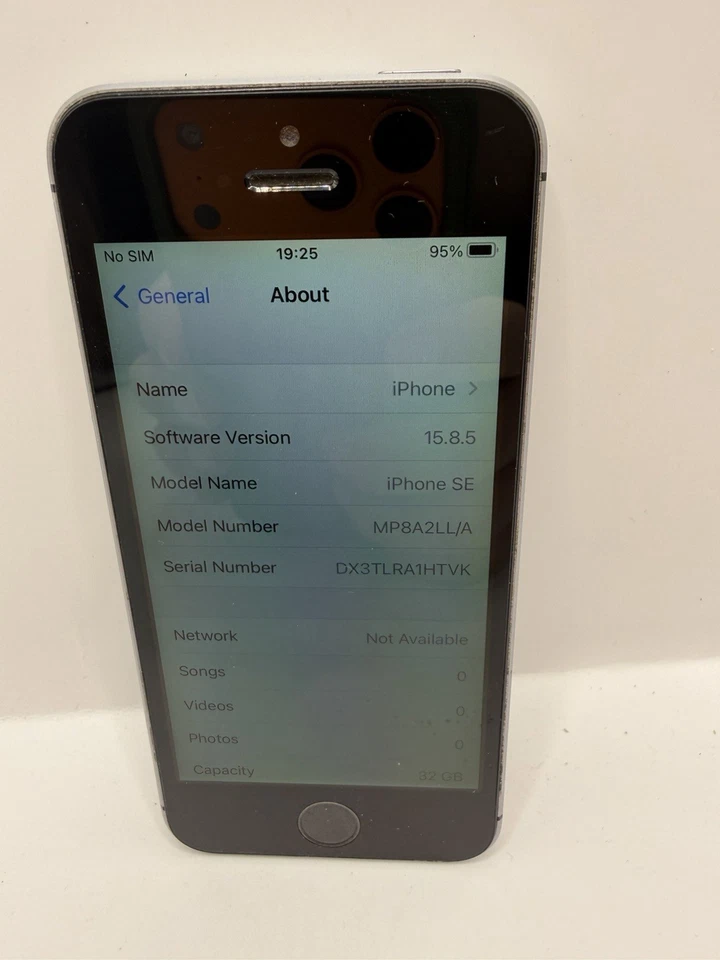 Apple iPhone SE (1ª Generación) Desbloqueado Gris 32 GB Duración de la Batería 92% Foto 2 de 4