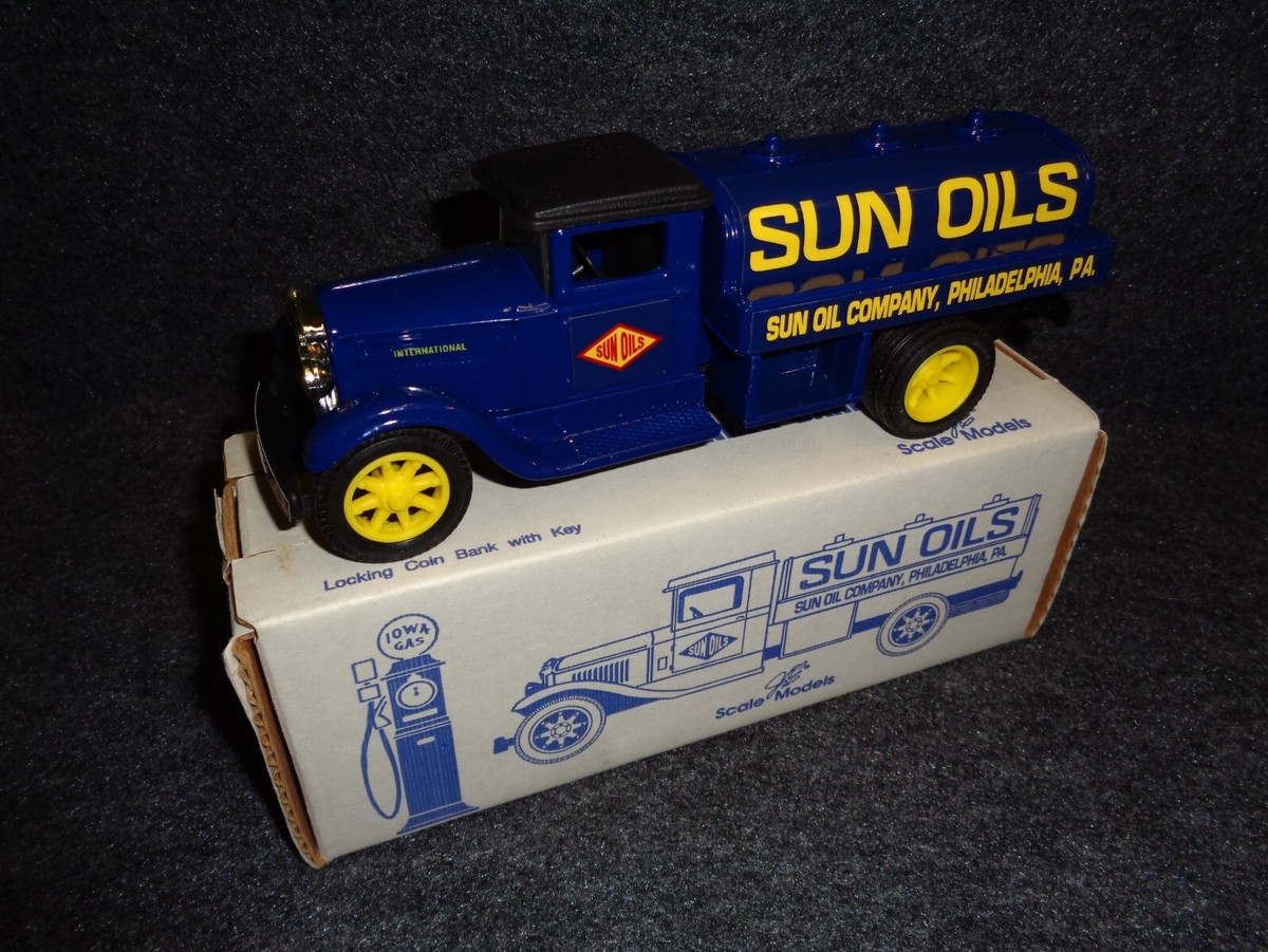 SUNOCO ERTL 1931 INTERNATIONAL TANKER TRUCK SUN OILS DIECAST COIN