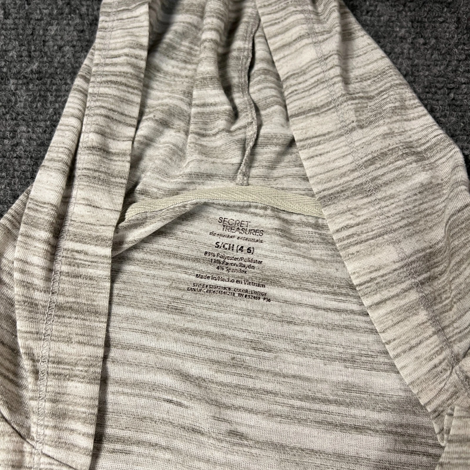 UNDERCOVER Felpa con cappuccio Secret Treasures donna piccola grigio chiaro leggera usata in ottime condizioni