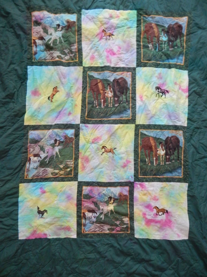 Manta Tie Dye Arco Iris Caballos - Tiro Verde Caballo 70" X 85" Foto 2 de 4