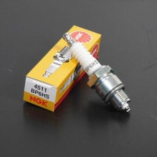 Bougie d'allumage NGK pour Moto Cagiva 50 Prima Après 1999 BP6HS Neuf