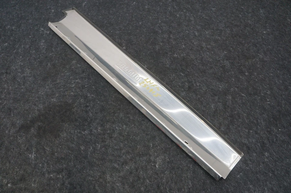 Tampa do painel acabamento da placa de chute do soleira da porta esquerda fabricante de equipamento original 68146600 Ferrari 360 2001 - Imagem 4 de 4