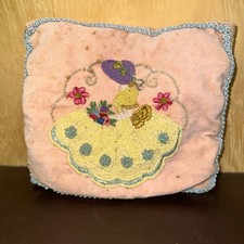 Pretty Vintage Embroidered Tea Cosy 9 x 8 inches (649a)