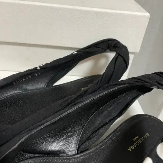 Balenciaga Knife Flat Shoes (EU 36, 230mm) thumbnail 3