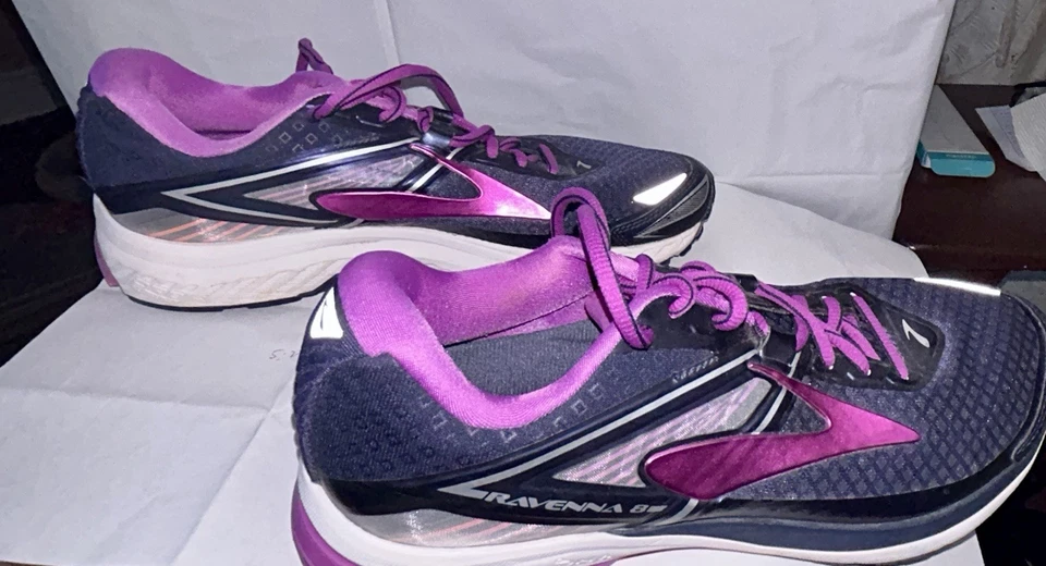 Brooks Ravenna 8 Women’s Running Shoe 9.5 Purple/Pink/ Black–Excellent Condition - Image 4 of 4