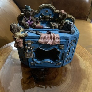 Vintage Boyd’s Bears Collectible Trinket Box/ Bank with Lock & Key