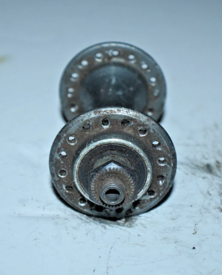 Buje delantero Suntour XCD 32H 100 mm gris pista turismo carretera carreras ¡Envío rápido a EE. UU.! Foto 2 de 4