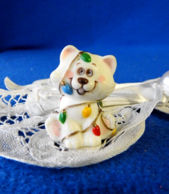 Hallmark Merry Miniatures 1985 Cat White Kitty Cat Wrapped in Christmas Lights