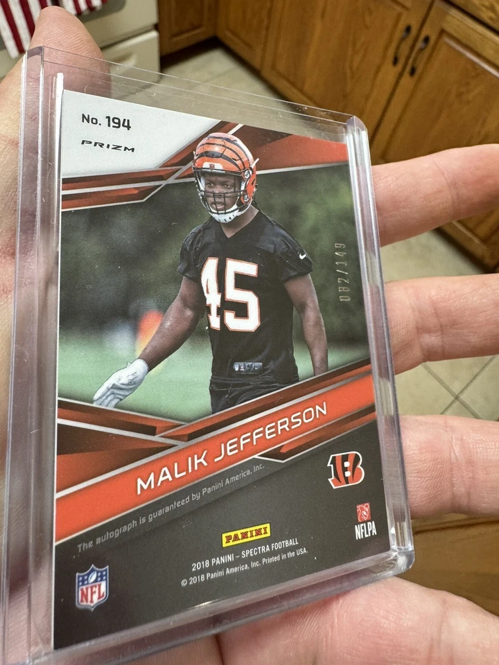 2018 Panini Spectra Neon Blue Prizm /149 Malik Jefferson #194 Rookie Auto RC - Image 2 of 2