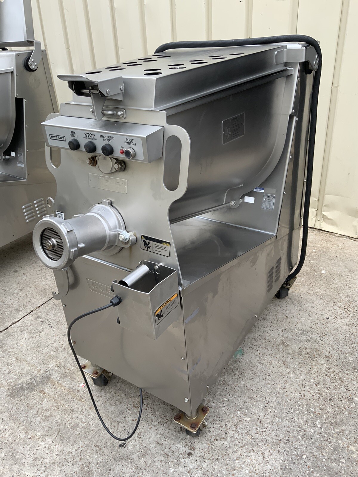 Hobart MG1532 commercial meat grinder mixer 32 Hub 150 capacity