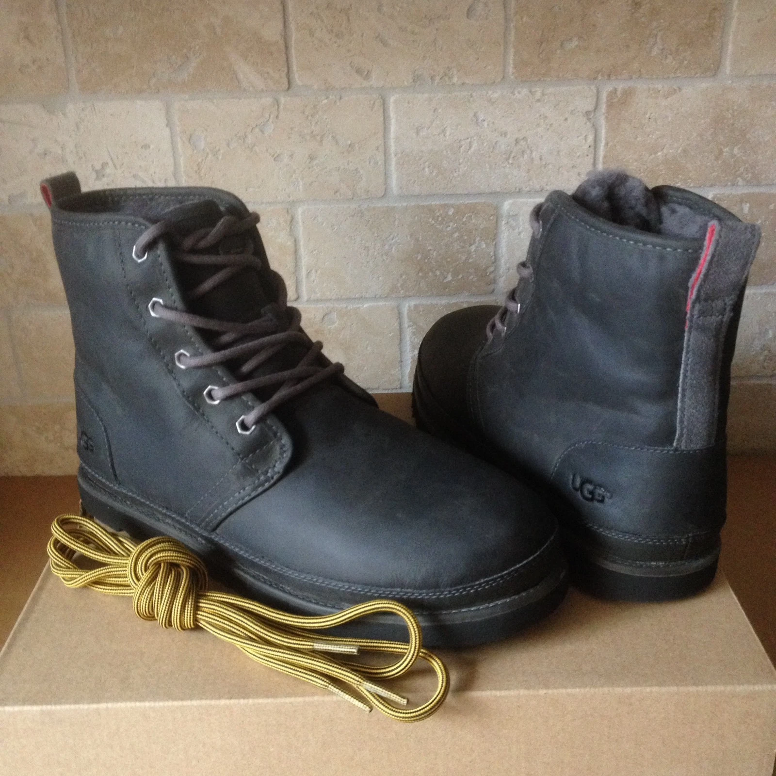 UGG Harkley Charcoal Waterproof Leather Chukka Laceup Boots Shoes Size US 8 Mens