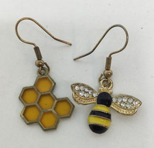 Bumble Bee & Honeycomb Drop Earrings (C5.5)